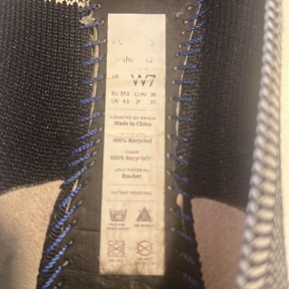 Rothy's The Flat Black and Tan Round Toe Patterned Flats Size 7 - Picture 11 of 11